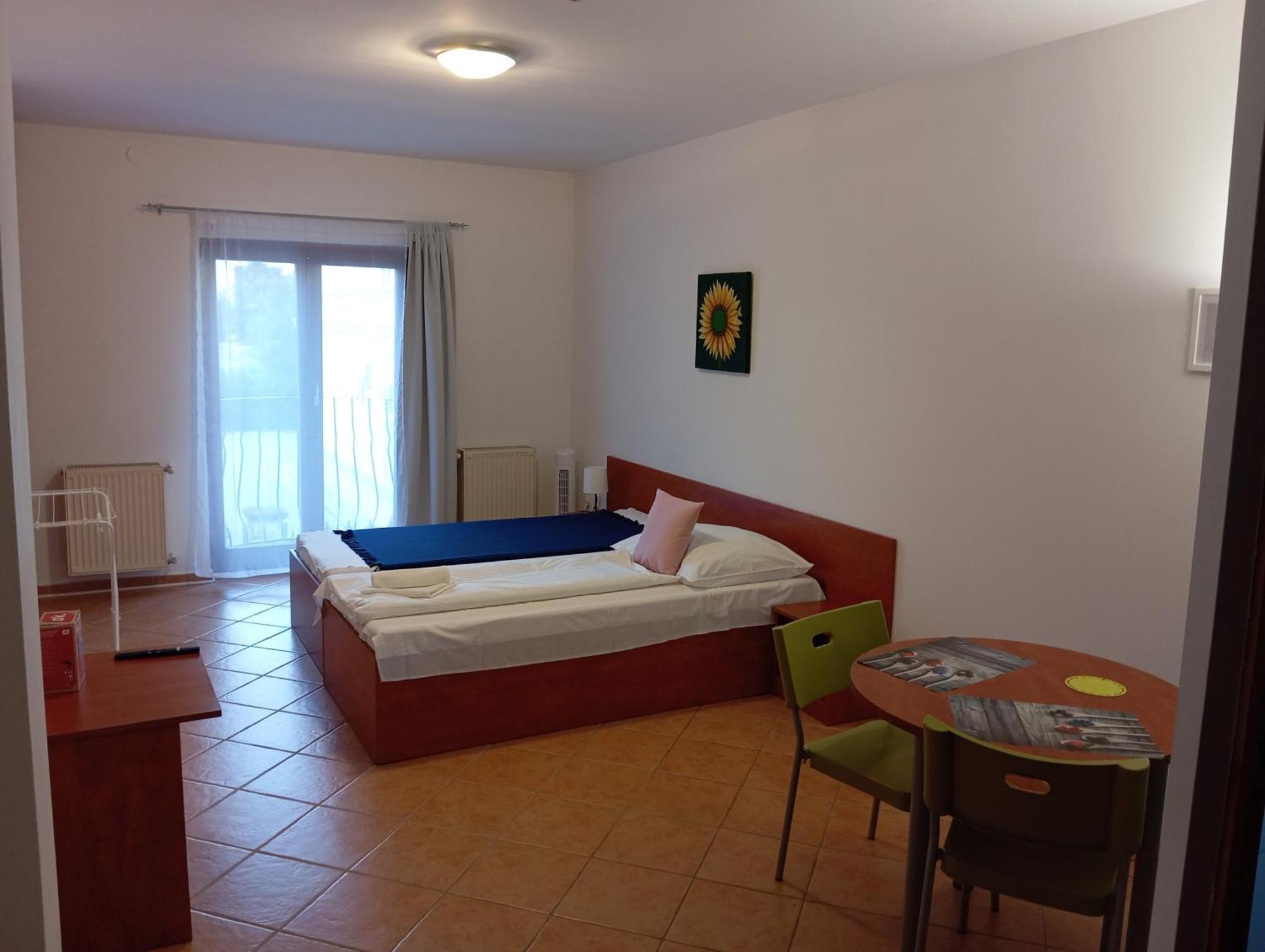 Szent Kristof Apartmanhotel Zalaegerszeg Bagian luar foto